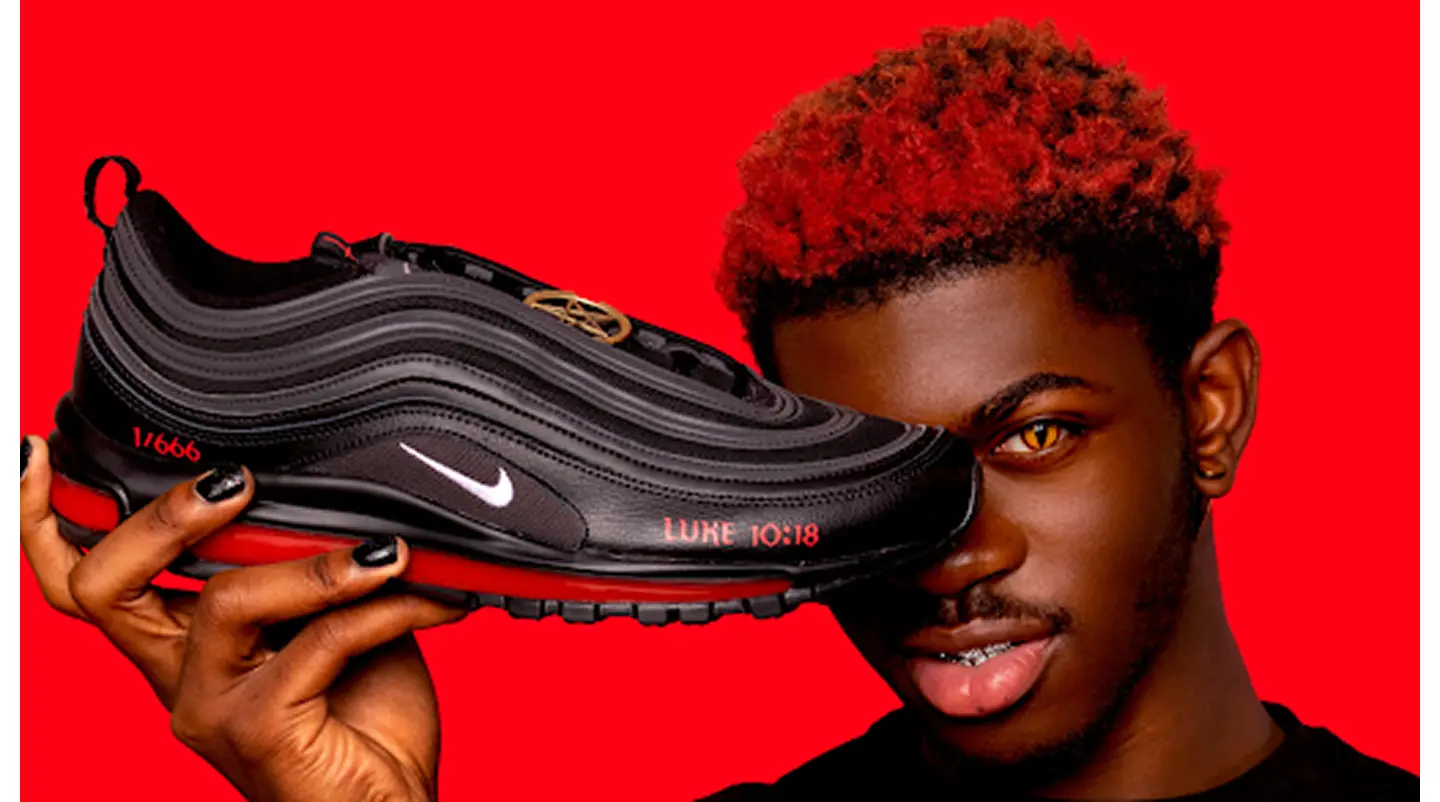 Выпуск “сатанинских” кроссовок Nike